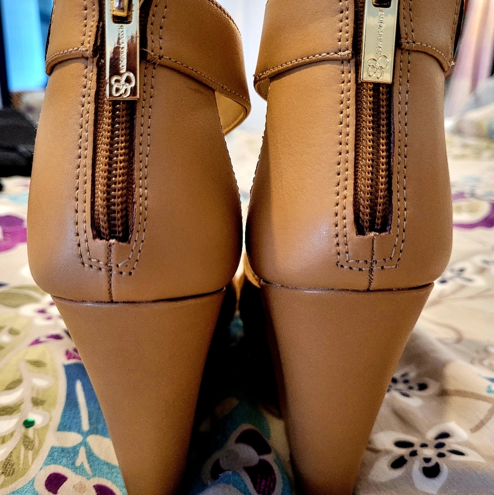 JESSICA SIMPSON tan wedges - Picture 3 of 5